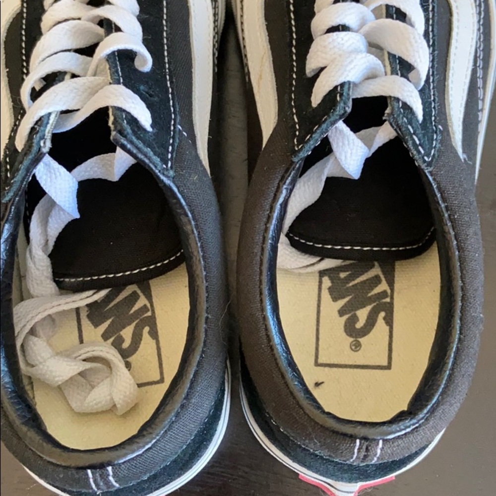 Vans! - Picture 2 of 3